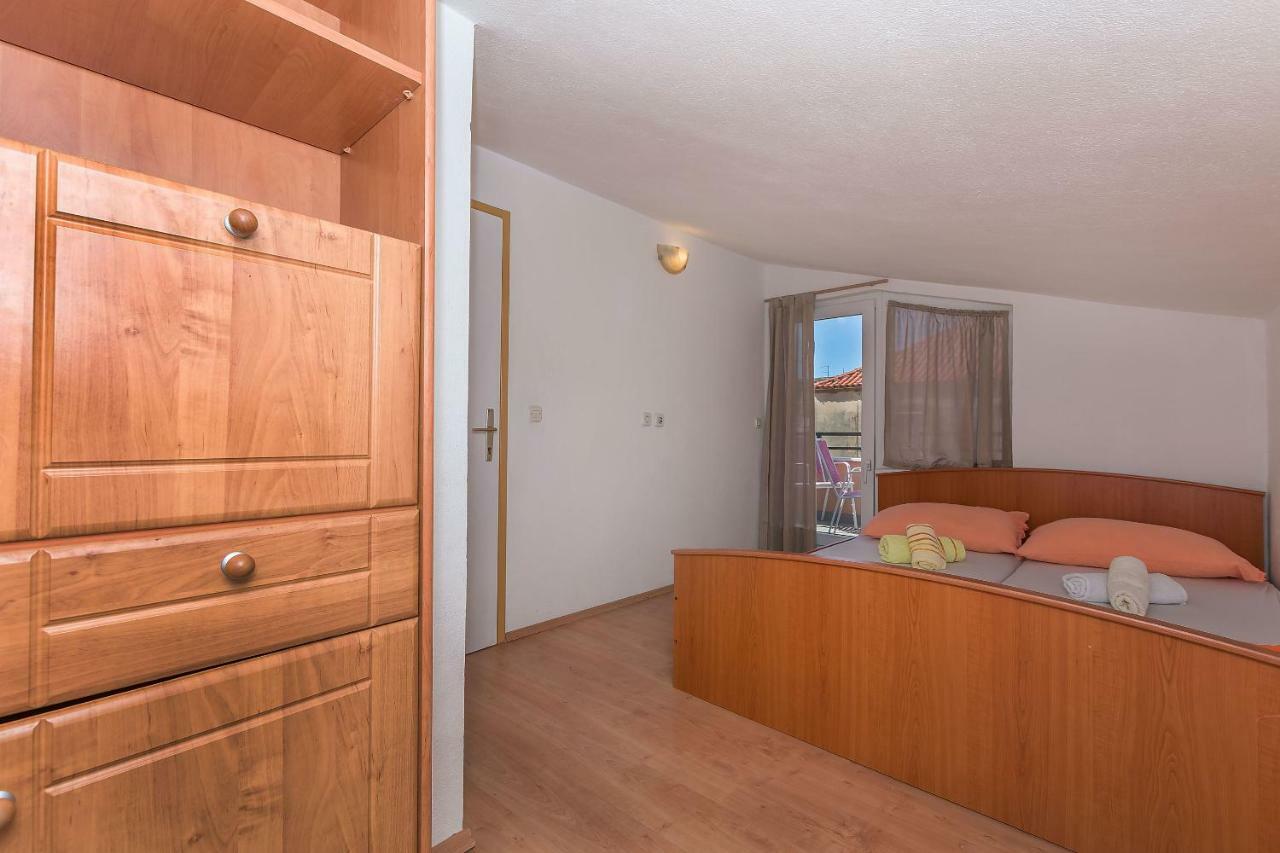 Apartment Mandic 오미스 외부 사진